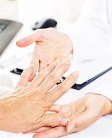 تامین هزینه های درمان بیماری روماتیسم مادر سرپرست خانواده